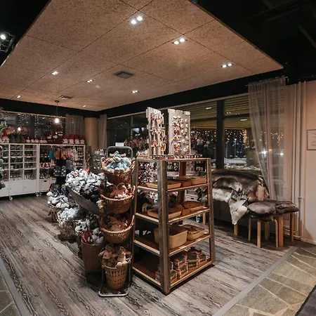 Lapland Yllaeskaltio Отель Экясломполо